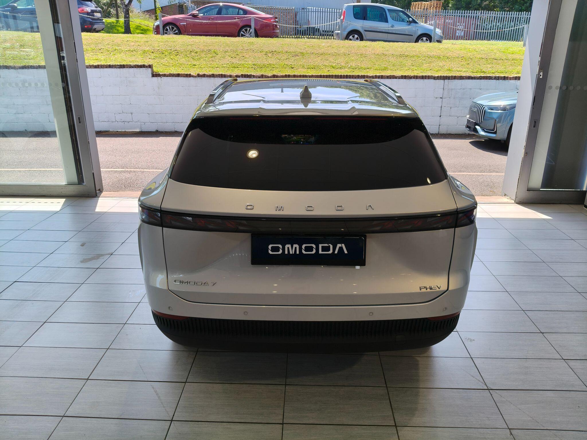 Large vehicle image